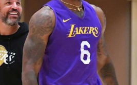 篮球明星社交媒体詹姆斯晒训练日常