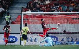 中超上海海港积分榜领跑武磊球