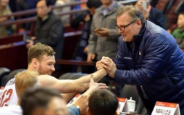 NBA经纪人转会操作案例揭秘